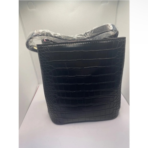 AOTA crocodile crossbody - Picture 3 of 3